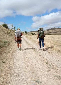 ONLINE: Pěšky z Paříže do Santiaga de Compostela -Kolem Světa, stream, Online