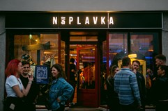 NáPLAVKA café & music bar, Hradec Králové