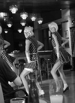 Kolonie, o.s. via Kartel: Orient bar – místo snů