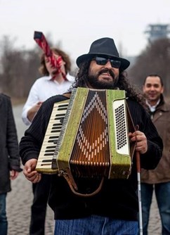 Mário Bihári a Bachtale Apsa,koncert k nové desce Tóny barev