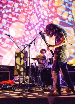 White Manna (USA) + guest