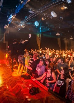 Krásný Volant fest - Dukla vozovna, Totáči, Punk floid atd