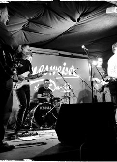 Bluesweiser a Marcus Jurkovič & Motion food