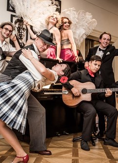 Swing, láska a poezie (Werichova vila )
