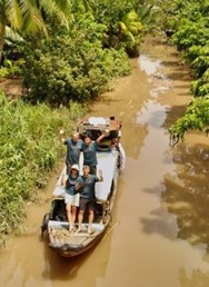 Vietnam - V deltě Mekongu na rybářské loďce