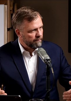 Jan Juchelka, moderuje Radovan Vávra