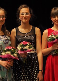 Mikulecká - housle, Špičáková - flétna, Plocková - klavír