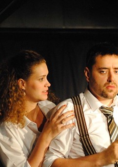 Divadlo Tří: Podraz & Prasklá hřídel u sifonu