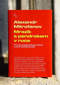 Mrazík s pendrekem v ruce