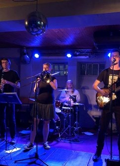 Zabásnění + Late Bloomers