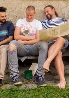 Hm... (open air)