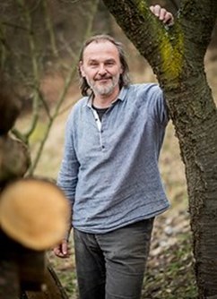 Pjér la Šé’z a Ondřej Smeykal: Síla odevzdání