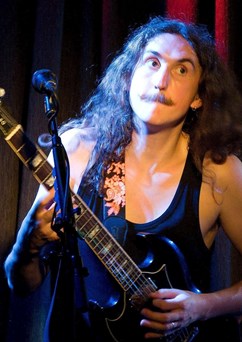 Lewis Creaven Band (UK/CZ), bluesrock 