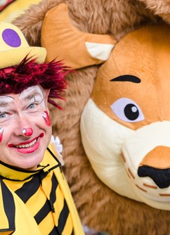 Pohádkový karneval s Hopsalínem