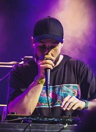 TINY BEAT / Livelooping beatbox show & Dj Le Petit Nicolas 