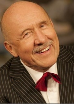 PETR A KAMARÁDI - Petr Nárožný v Kinokavárně