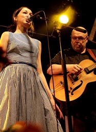 Půljablkoň - Němec & Puttnerová v kostele svatých Janů