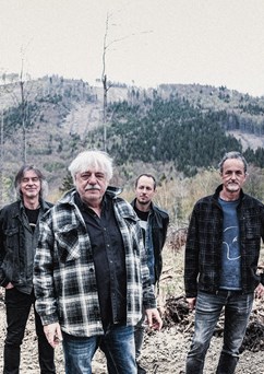 Robert Křesťan a Druhá tráva - letní koncert