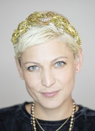 Adéla Elbel: První poločas rozpadu