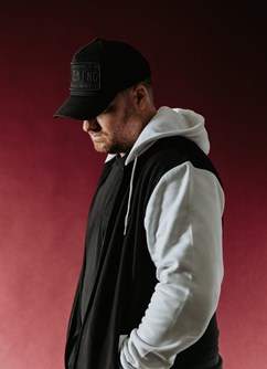 Macky Gee (UK)