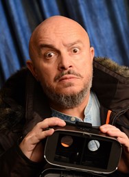 ZDENĚK IZER v novém pořadu „Vyndavací zas tam dací“