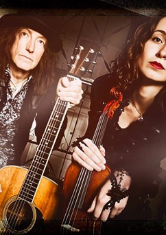 G. Ashton & J. Vejsadová (AUS/CZ) 