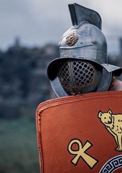 Medokvas s gladiátory a koncertem