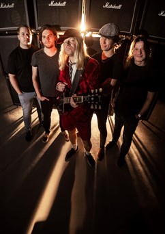 AC/CZ "Top AC/DC tribute show" v PLZNI