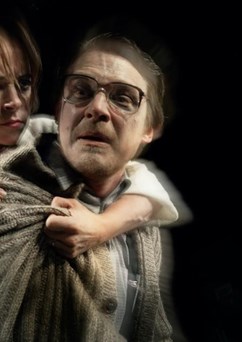 Divadelní představení - Slepice na zádech