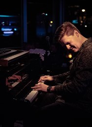 Daniel Bulatkin Trio // Ponava