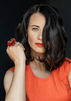 Dáša Zázvůrková zpívá Hanu Hegerovou