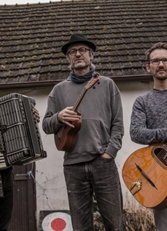 Mirek Kemel Trio - koncert v kavárně