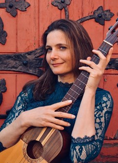 IBÉRICA: Marta Töpferová trio