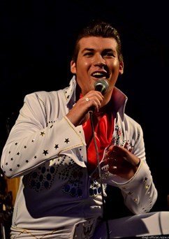 Silvestr na Prygl baru s kapelou Another Way a Elvis Presley