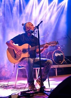 LACO SVITEK | koncert na terase