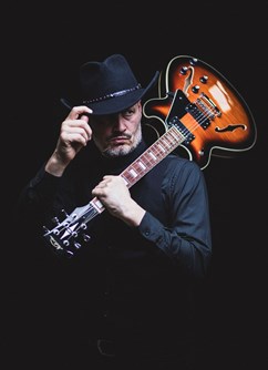 Poly Noir & The Holy Spirit Smugglers + Milan Urza