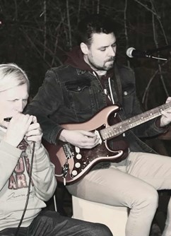 STOMPIN' DOG // Ponava