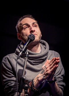 Kulturní prostor AULA a Náchodské Dny poezie - Slam Poetry  Kulturní prostor AULA a Náchodské Dny poezie - Slam Poetry