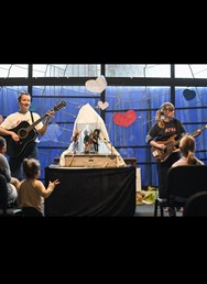 Loutky v nemocnici - Dívčí válka (Premiéra!)