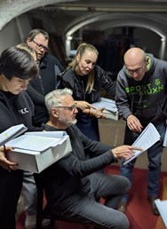 De Facto Mimo: Až na to, že vůbec