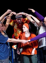 De Facto Mimo: Žijí mezi námi