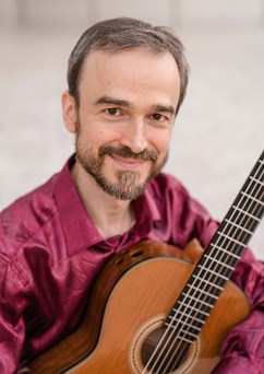 ROMAN KREJČÍ | koncert klasické kytary