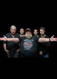 Škaredá holka a Šašci v manéži v Hoodbaru