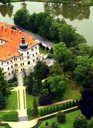 Vítání jara na zámku Lnáře: zahradní slavnost a velké trhy