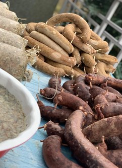 Vepřobraní v ČESTRU