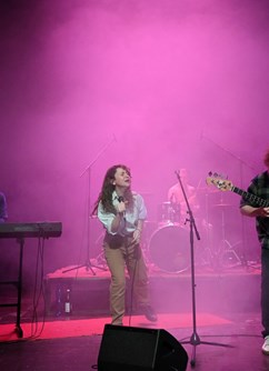 Obyvatelé cihlového domu (křest) | Plum Dumplings