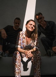 Kulturní prostor AULA: Bára Zmeková trio