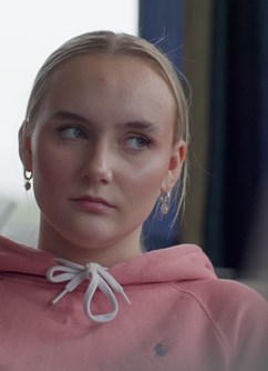 Dospívání přerušeno / Teenage Life Interrupted