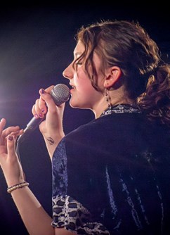 Slam Poetry exhibice Brno - Výběr z Finále MČR 25