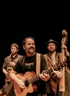 Kapela DAMAR - balkánské rytmy v kavárně SOKOLOVNA